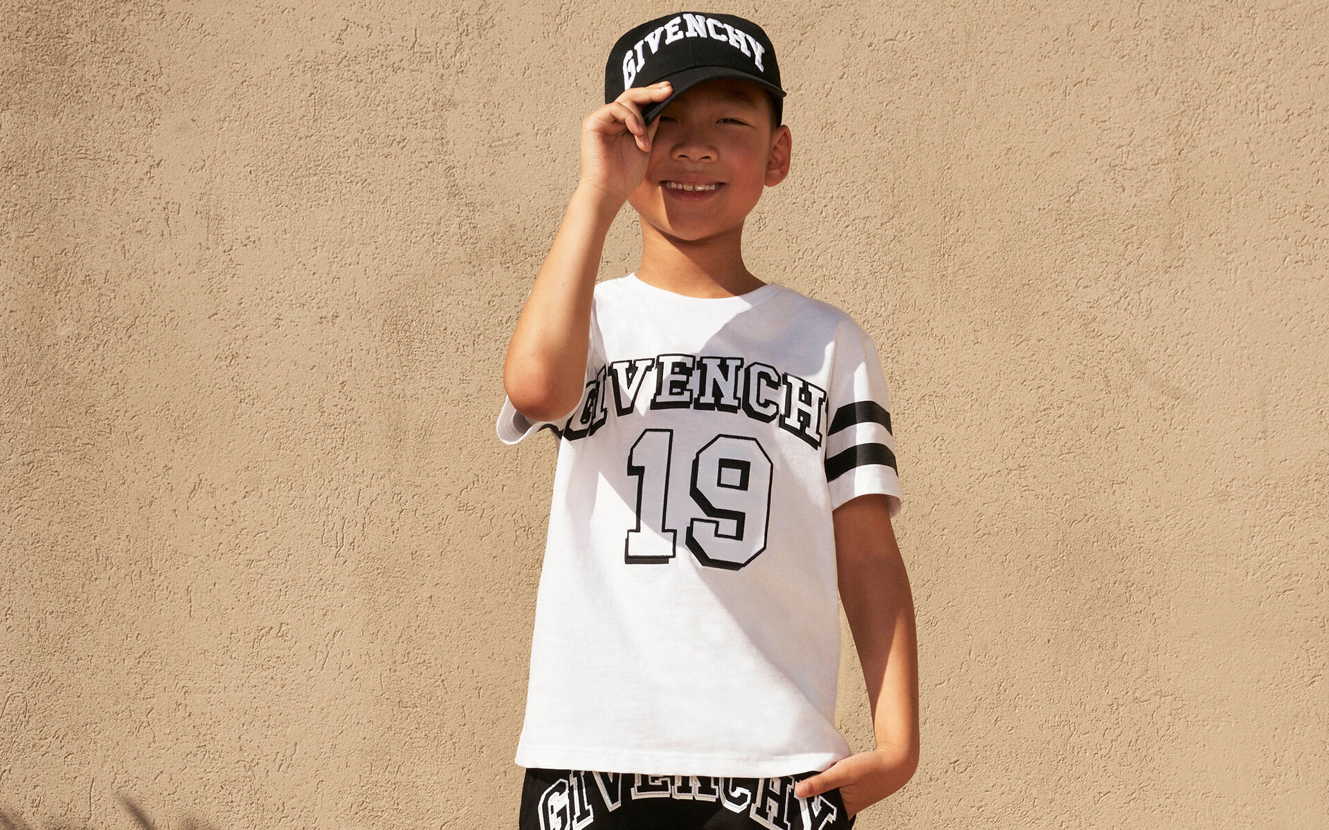 Givenchy t shirt hotsell kids